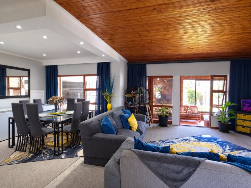 3 Bedroom Property for Sale in Wavecrest Eastern Cape